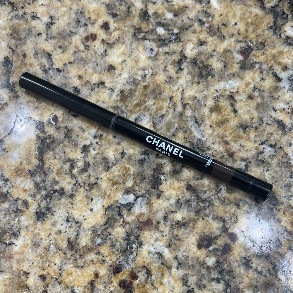 Chanel Stylo Yeux Waterproof Long-Lasting Eyeliner
Espresso 20